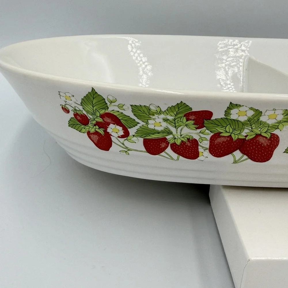 VTG Action Strawberry Divided Baking Dish Japan Cottagecore Retro Kitchen